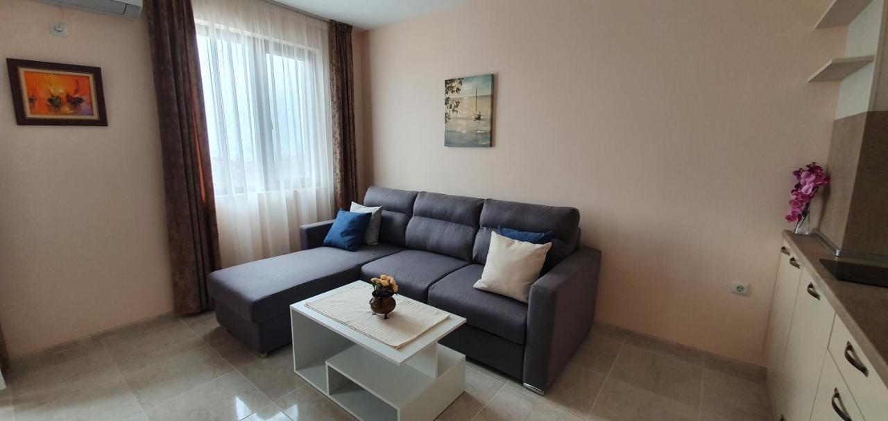 Luxury Apartments Ekaterina Černomorec Exterior foto